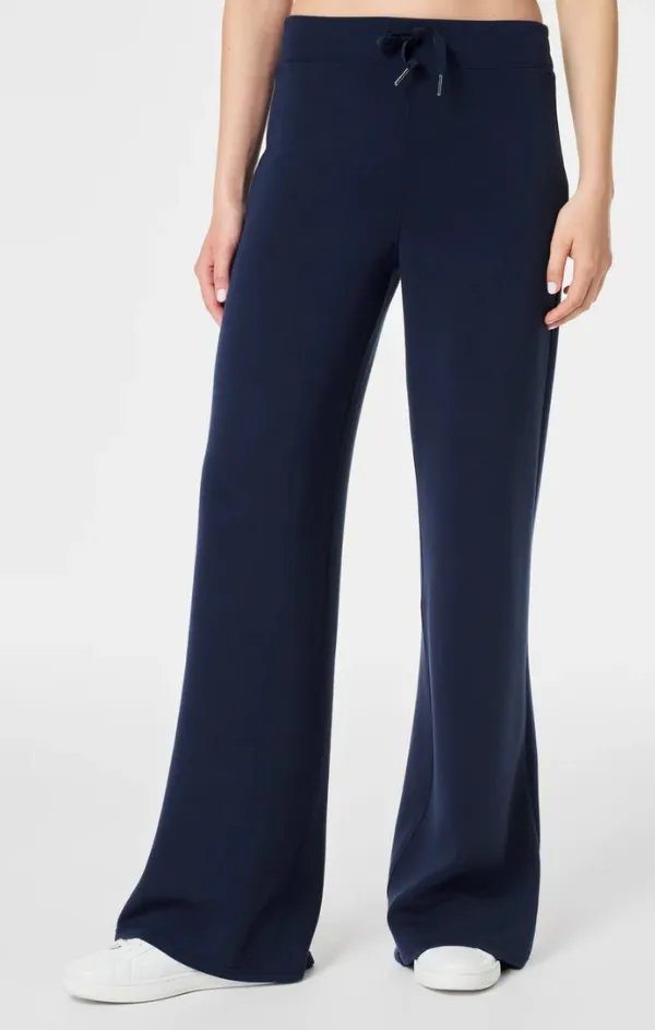 AirEssentials Wide Leg Pant in Timeless Navy